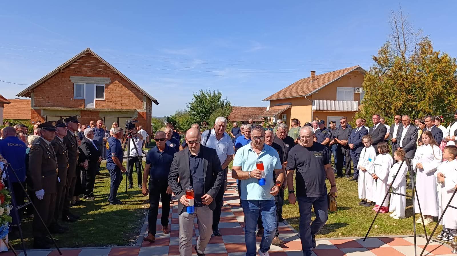 UHB RH na otvaranju spomen-sobe hrvatskih branitelja Nova Kapela